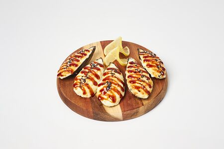 Запеченные мидии с сыром
