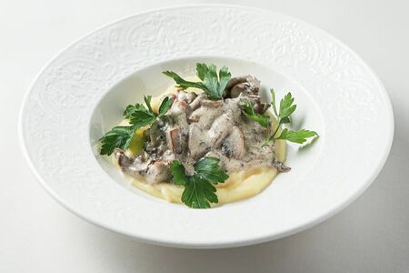 Бефстроганов с картофельным пюре