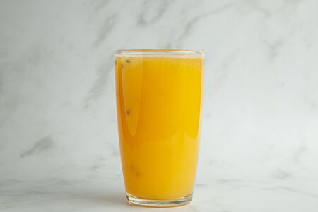 Манго-маракуйя шейк