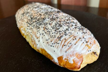Булочка с маком