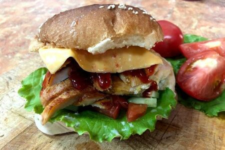 Чизбургер с куриным мясом