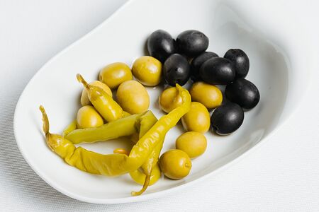 Оливки, маслины, гиндияс