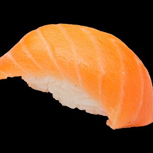 Суши с лососем