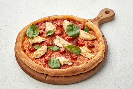 С куриным филе и копчёно-маринованными томатами черри