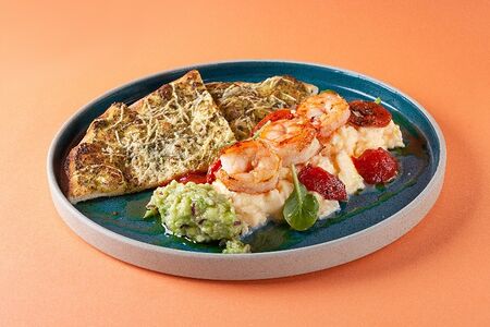 Скрэмбл с тигровыми креветками