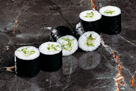 Огурец маки