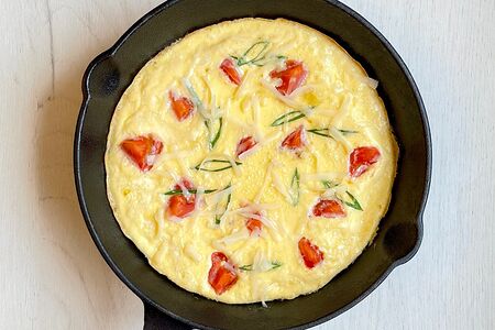Омлет с томатами