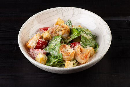 Салат Цезарь с креветками