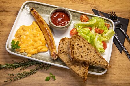 Скрэмбл с куриной колбаской