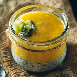 Смузи Манго-маракуйя с семенами чиа