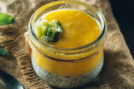 Смузи Манго-маракуйя с семенами чиа