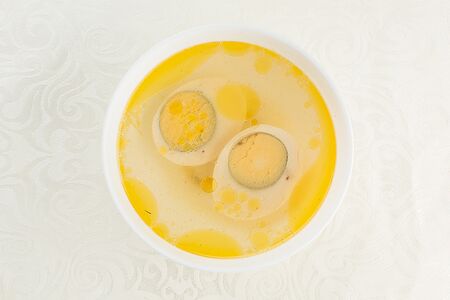 Бульон куриный с яйцом