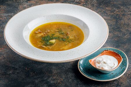 Суп на грибном бульоне с вешенками