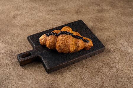 Круассан с шоколадом