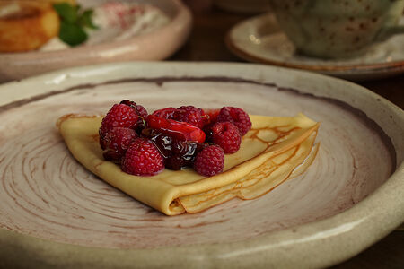 Блинчики по-домашнему с ягодами