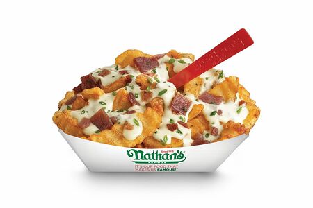 Картофель Нейтан с соусом ранч и беконом