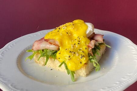 Бенедикт с беконом