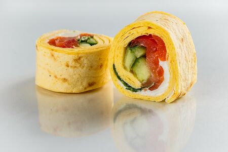 Ролл Тортилья с лососем