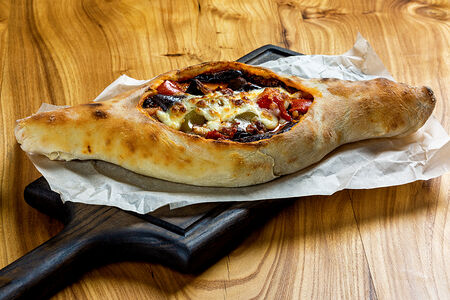 Аджарули с аджапсандали и сыром