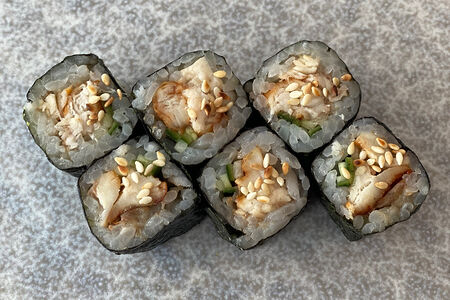 Ролл с угрём