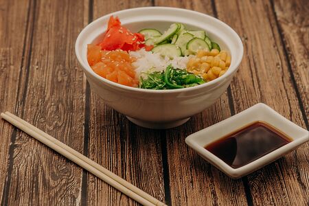 Поке с лососем