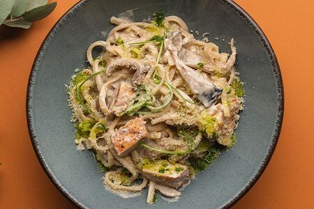 Паста с куриным филе и сливками