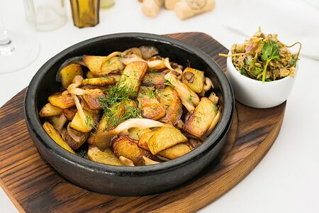 Жареный картофель с грибами и джонджоли