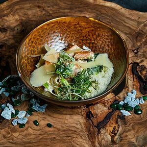 Салат с цыпленком и грушей