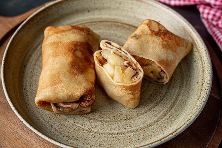 Блины с яблочным тартаром