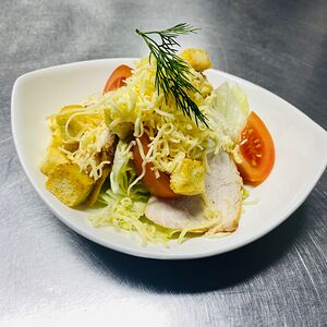 Салат Цезарь классический