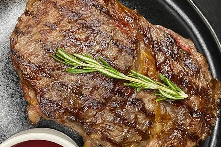 Стейк из молодой говядины