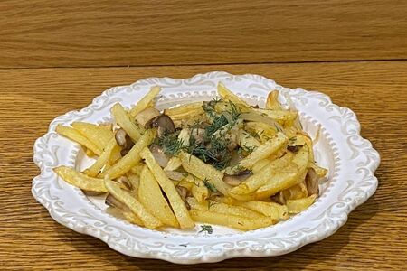 Жареный картофель с грибами
