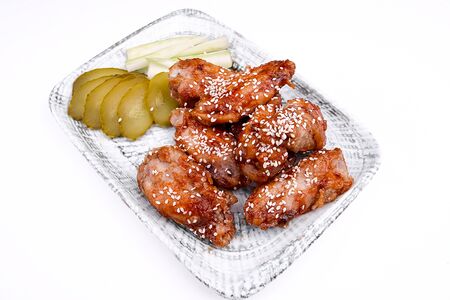 Куриные крылья с соусом тай на основе хрена