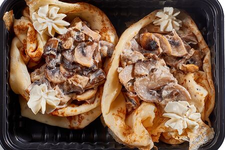 Блинчики с грибным жульеном и крем-чиз