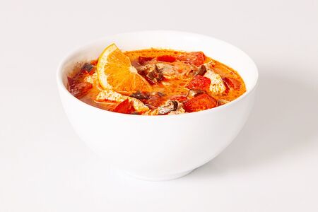 Суп Том Ям острый с курицей