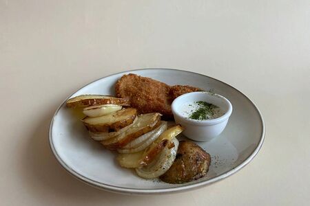 Шницель с запеченным картофелем