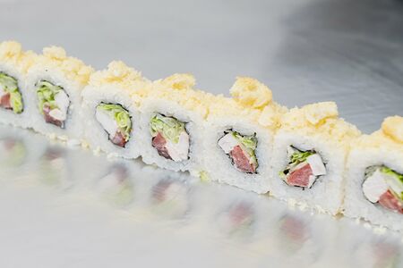 Классический ролл Цезарь 8 шт