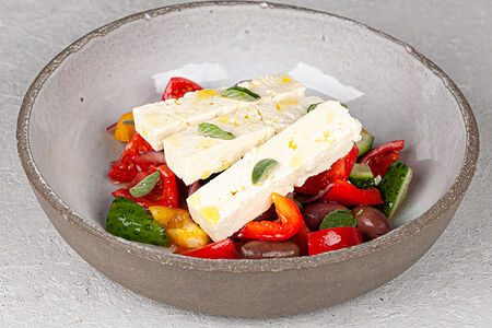 Греческий салат с заправкой юдзу