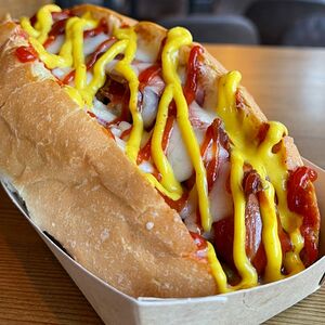 Хот-дог с сосиской