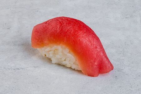 Нигири с тунцом