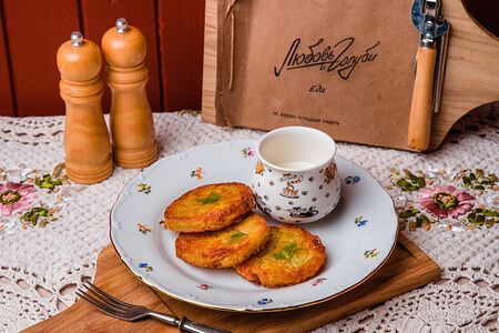 Драники хрустящие со сметаной