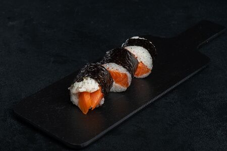 Хэнд-ролл Лосось