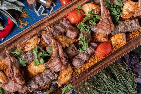 Фирменный кебаб на компанию