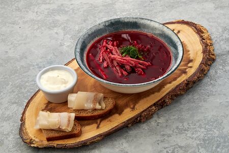 Борщ с салом