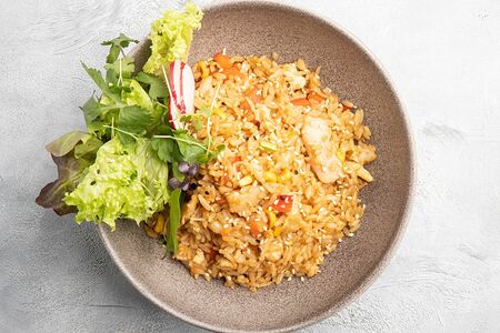 Рис жареный с креветками