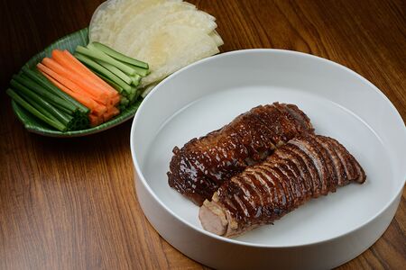 Утка по-пекински с овощами