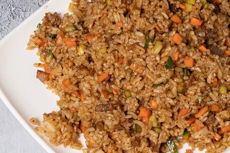 Жареный рис с говядиной