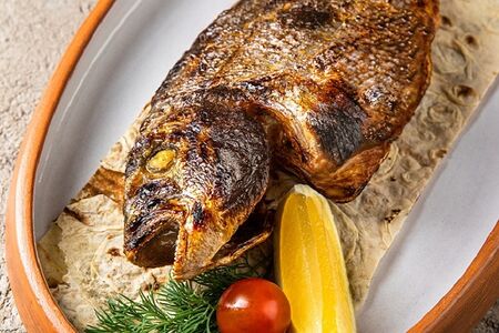 Дорадо на мангале