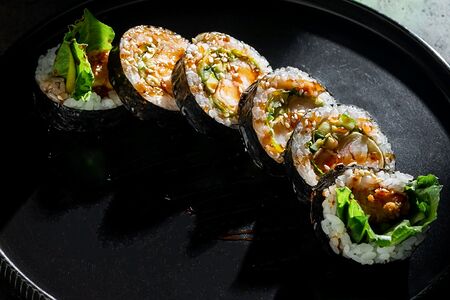 Ролл с креветками темпура