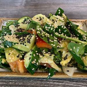 Салат из битых огурцов